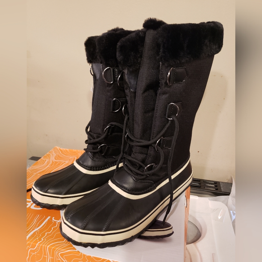 JBU Ladies Winter and Spring boots, black in colo, size 9